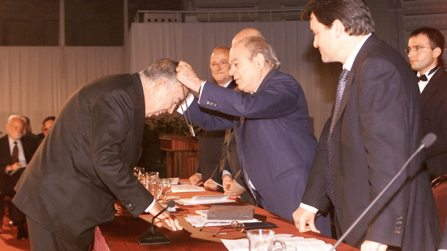 Jordi Miarnau Banús, expresidente de Comsa, recibió la Creu de Sant Jordi en 2002 de la mano del 'president' Jordi Pujol