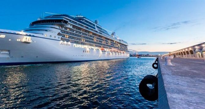 Un crucero atracado en el Puerto de Tarragona / CG