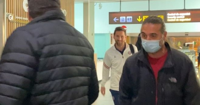 messi en el aeropuerto