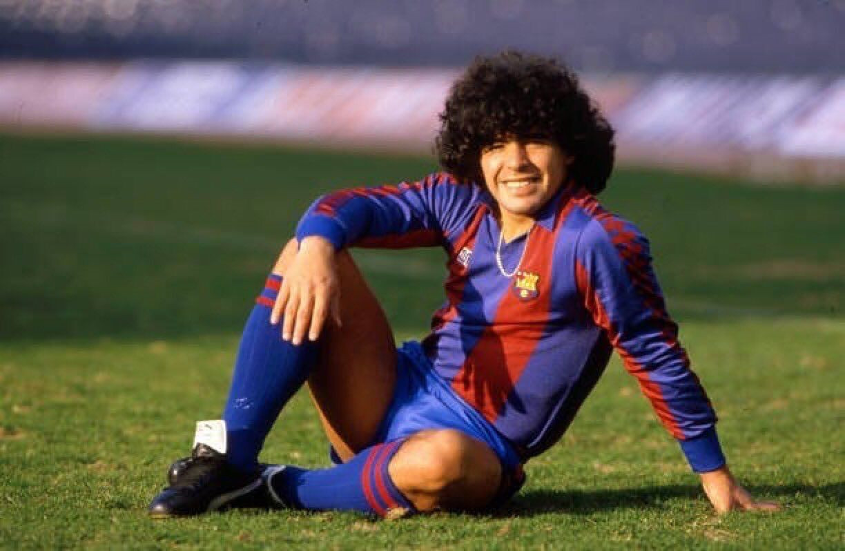 Diego Armando Maradona mientras vestía la camiseta del Barça / FCB