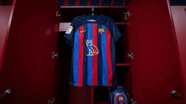 Drake, el primer cantante en aparecer en la camiseta del FC Barcelona / FCB