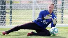 Ter Stegen durante un entrenamiento/ FC BARCELONA