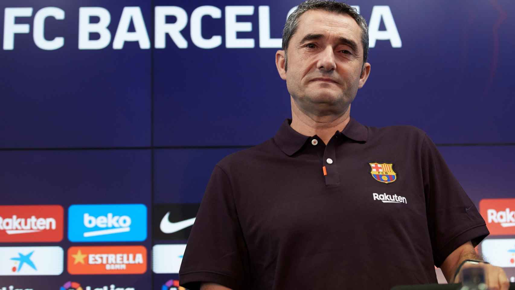 Ernesto Valverde, con posado serio en la sala de prensa / EFE