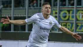 Una foto de Luka Jovic celebrando un gol / Instagram