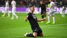 Una foto de Luka Jovic celebrando un gol / EFE