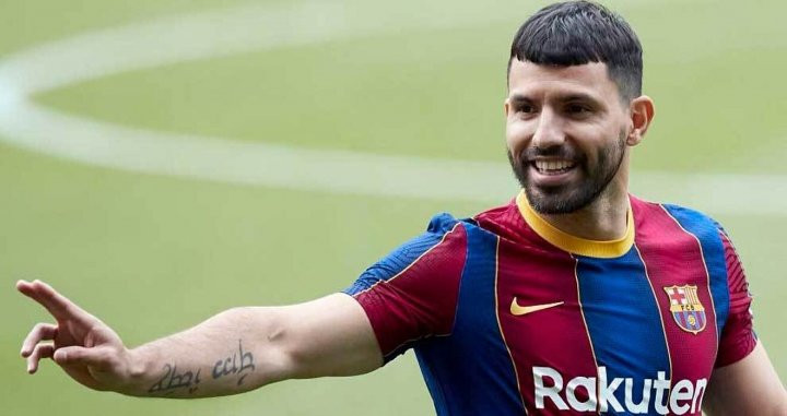 Agüero en la presentación con el Barça / EFE