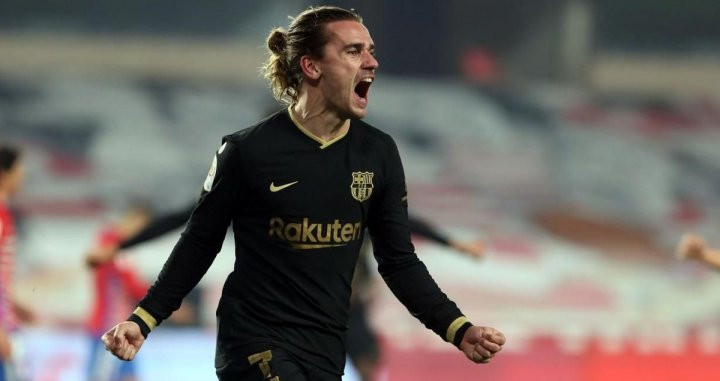 Antoine Griezmann celebrando su primer gol ante el Granada en la Copa del Rey / FCB