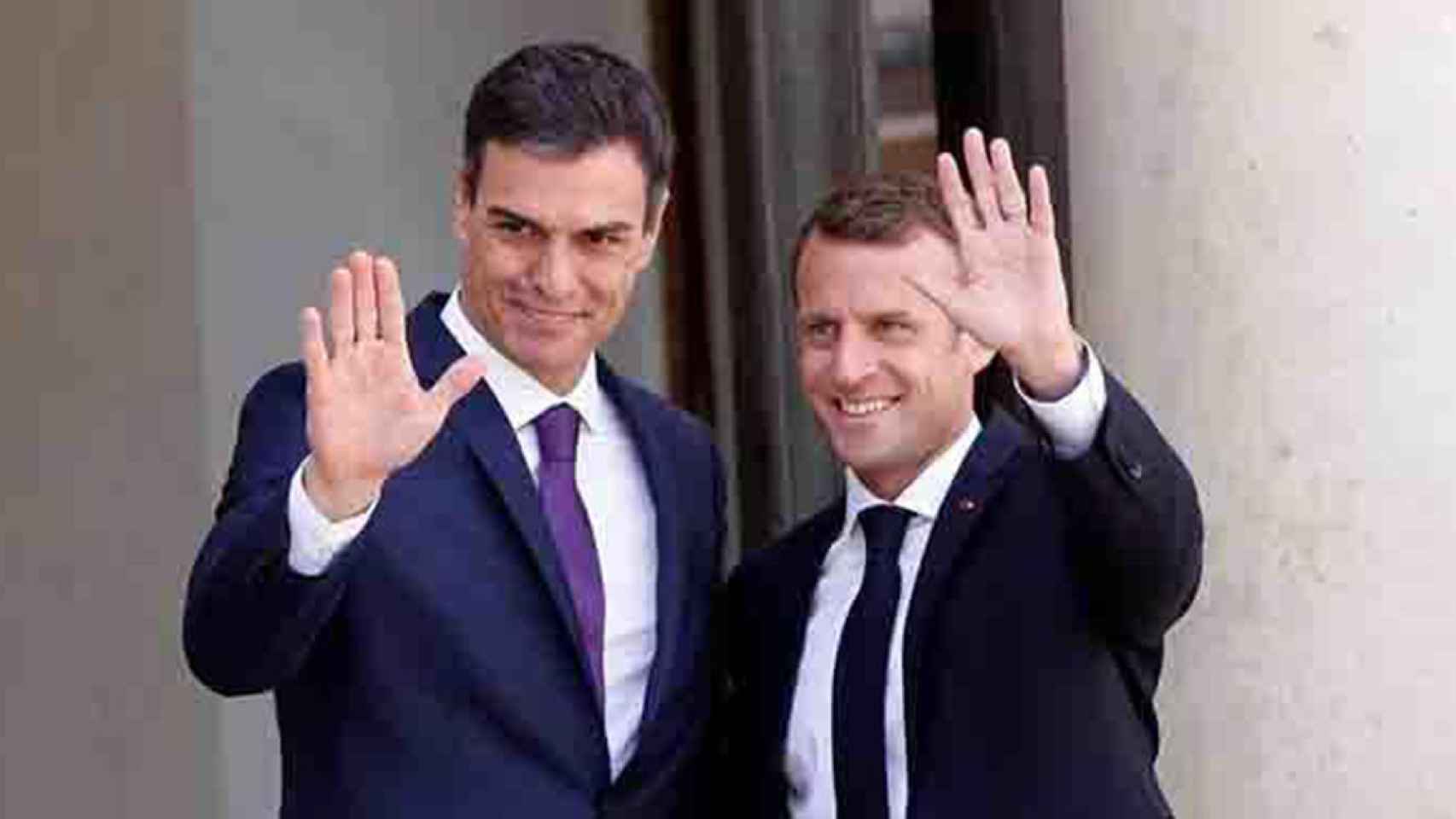 Pedro Sánchez (i) y Emmanuel Macron (d) / EFE