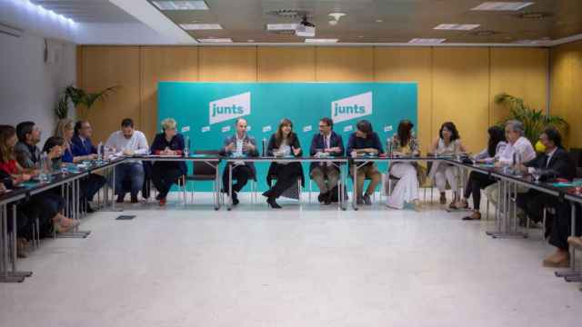 Miembros del Grupo Parlamentario de Junts, que presionan para frenar la recogida de firmas contra Dalmases / EUROPA PRESS