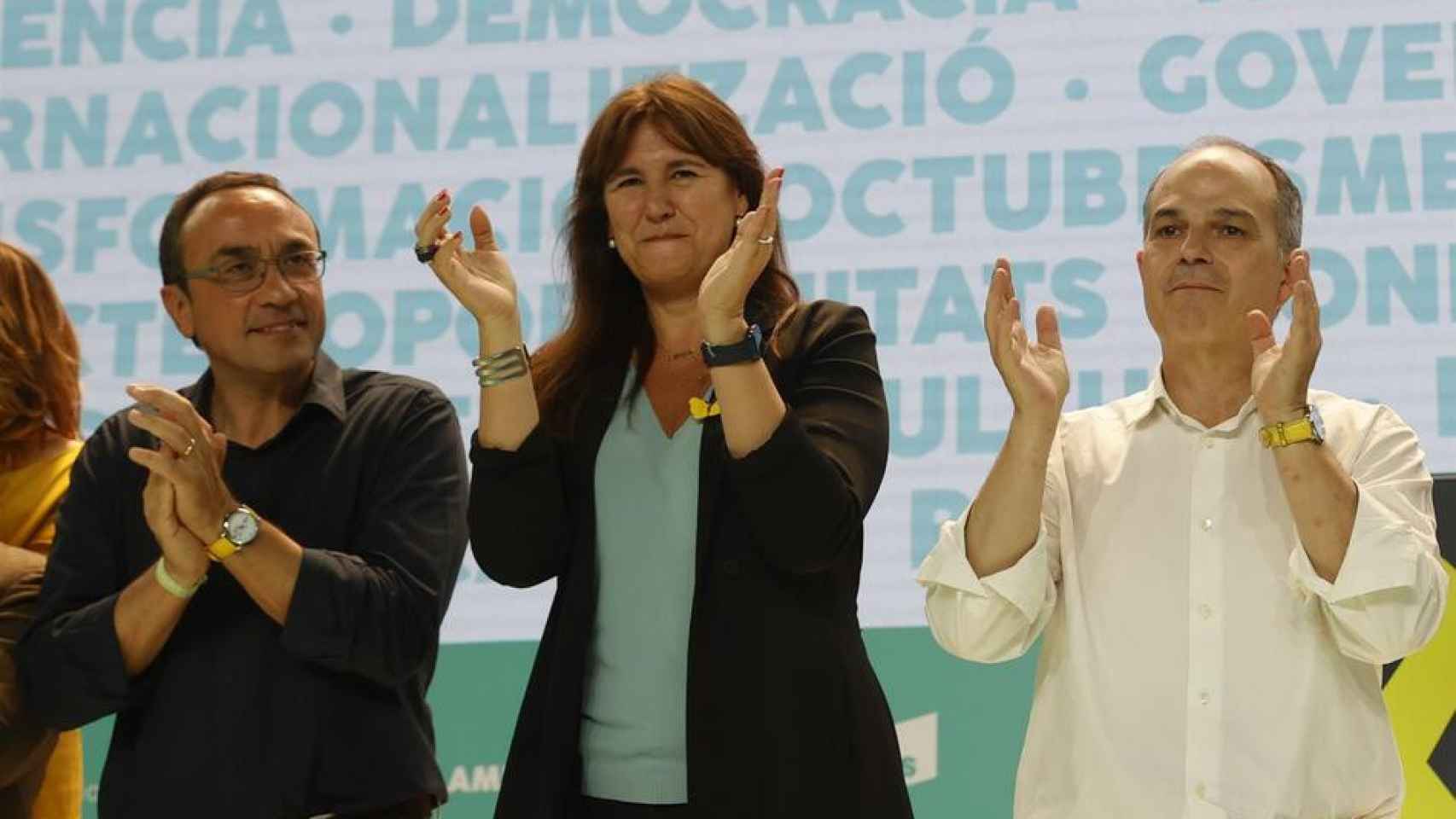 La presidenta de JxCat, Laura Borràs, junto a Josep Rull y Jordi Turull / EFE