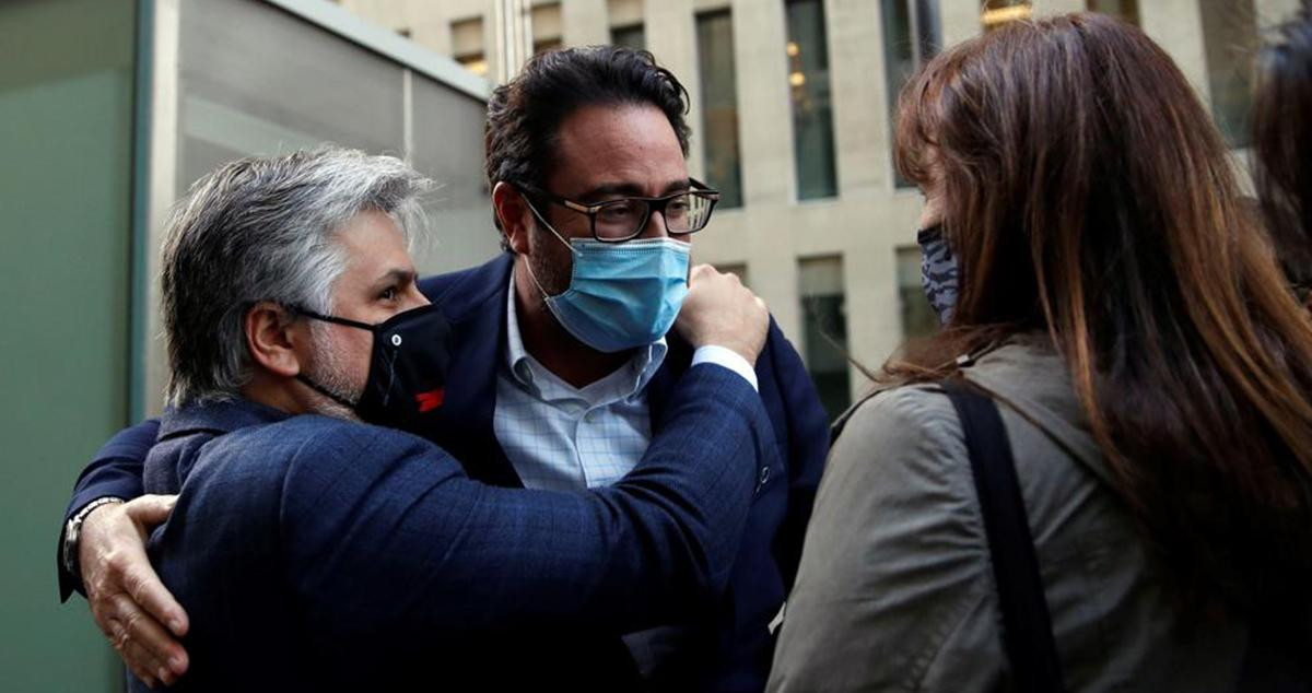 El empresario David Madí, implicado en la 'trama rusa', saluda a Albert Batet y Laura Borràs / EFE