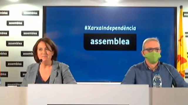 La presidenta de la ANC, Elisenda Paluzie, junto al vicepresidente de la entidad, David Fernàndez / EP