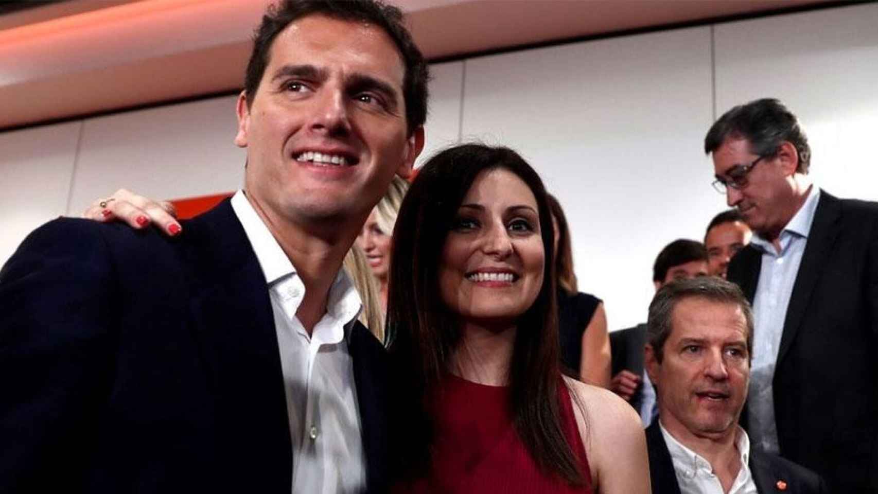 Lorena Roldán, líder de Cs en el Parlament, junto a Albert Rivera / EFE