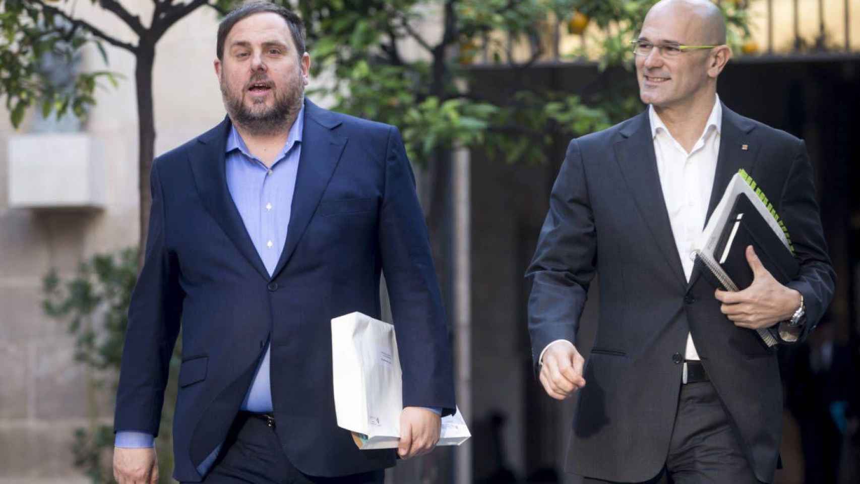 Los exconsellers Raül Romeva y Oriol Junqueras, cabezas de lista de ERC al Congreso y al Senado / EFE