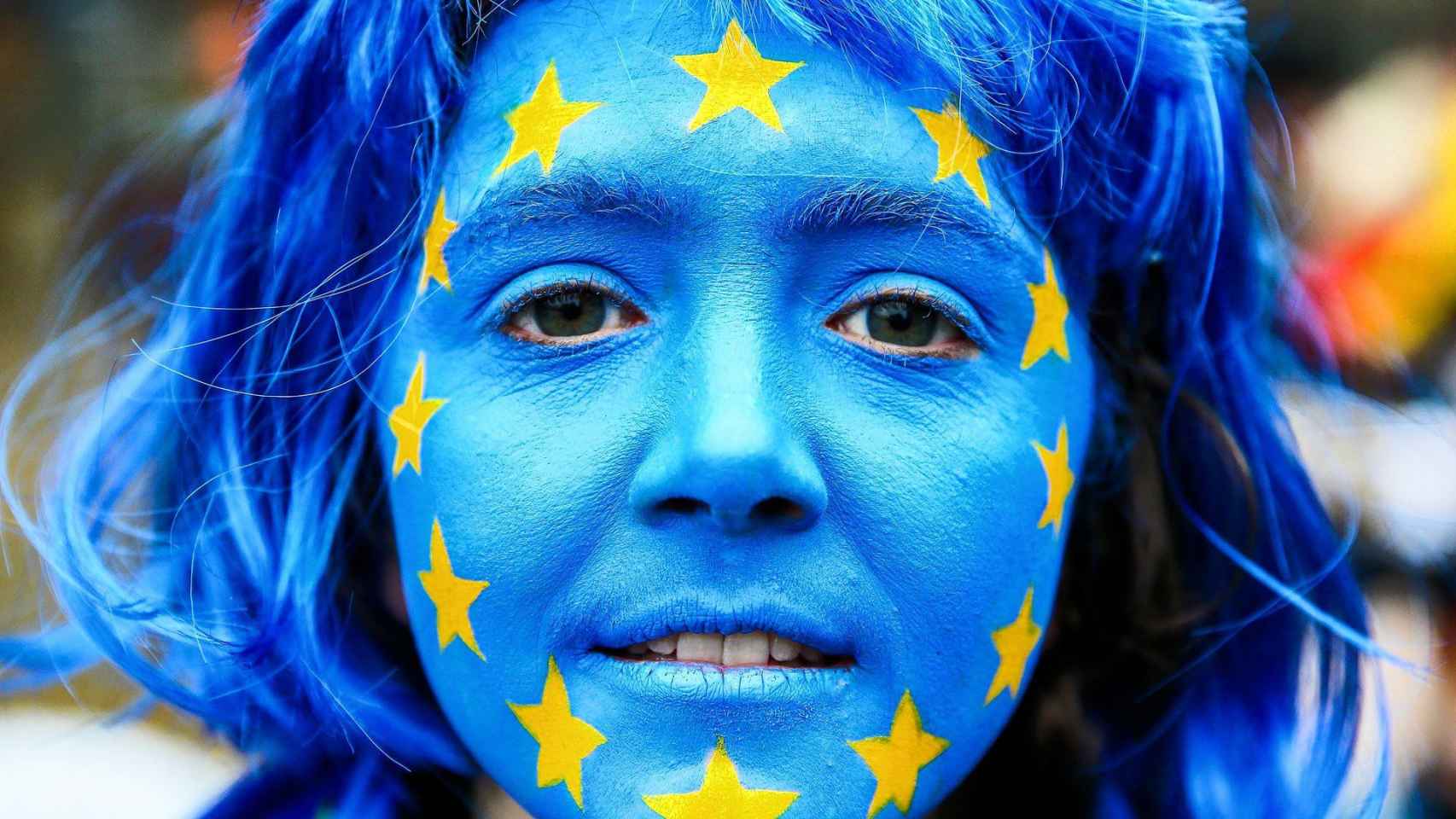 Una chica simpatizante de la Unión Europea y de Europa en general