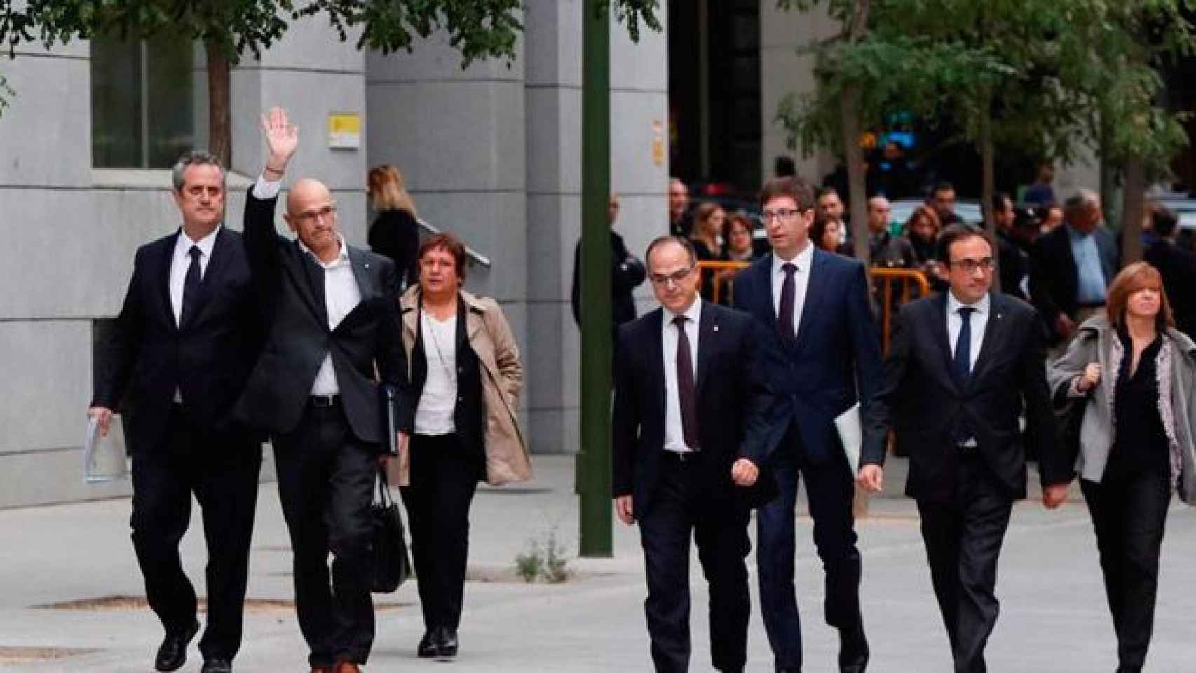 Los siete 'consellers' cesados del Govern que ahora están en prisión a su llegada a declarar a la Audiencia Nacional / EFE