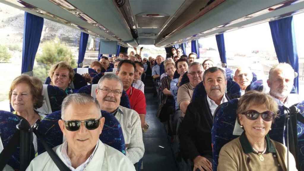 La empresa de autobuses cobró un 3% a cambio de trasladar a militantes al mitin central.