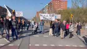 Vecinos de Sant Martí cortan la Gran Via en protesta por la gestión que la alcaldesa Ada Colau hace del barrio