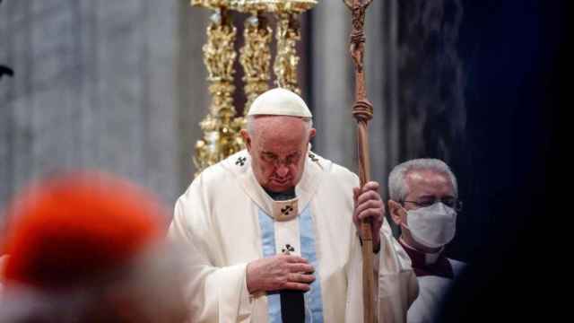 El Papa condena el machismo en la primera misa de 2022 / EP