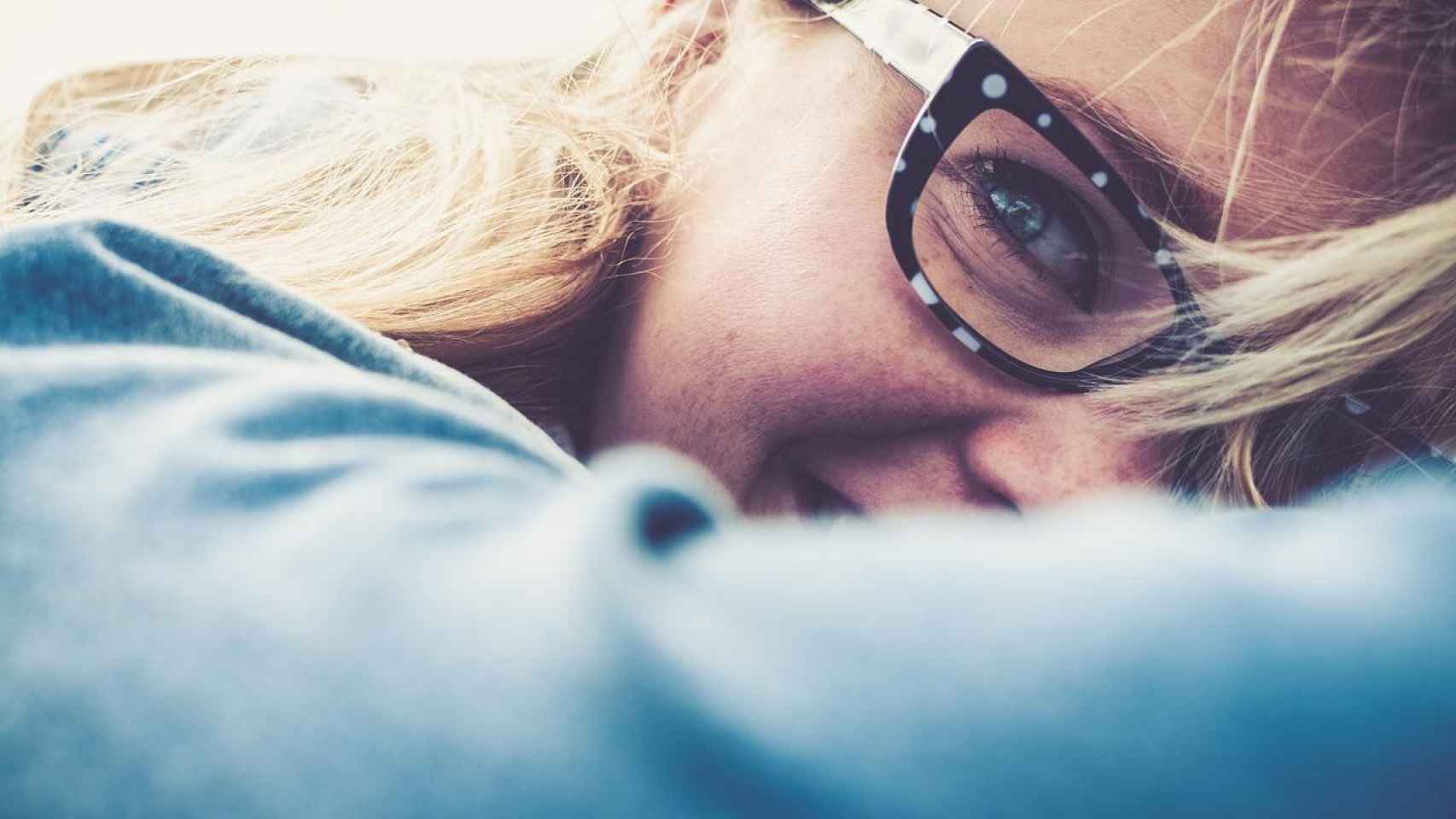 Mujer con gafas