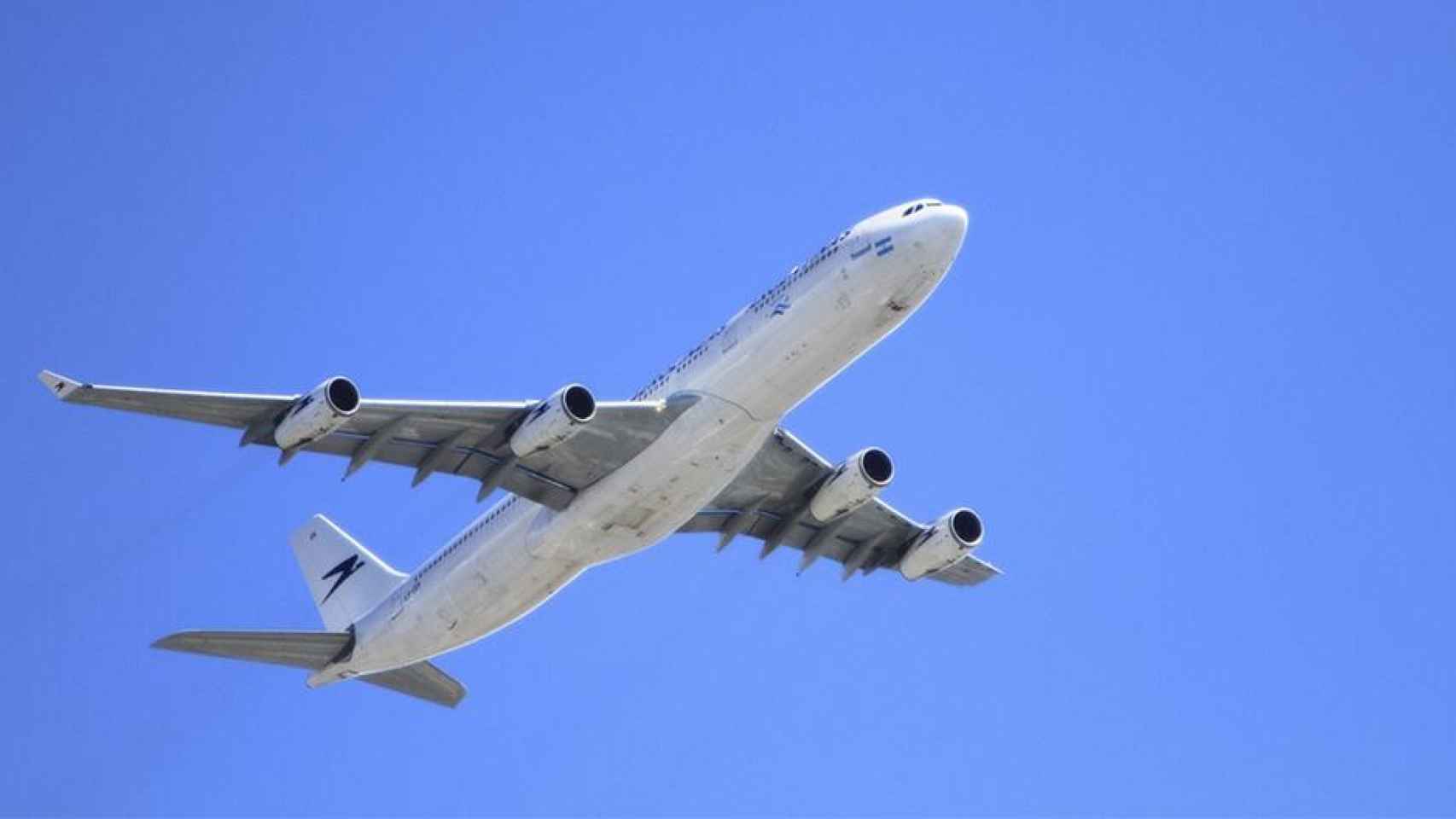 Avión en pleno vuelo durante las huelgas de controladores aéreos / PEXELS