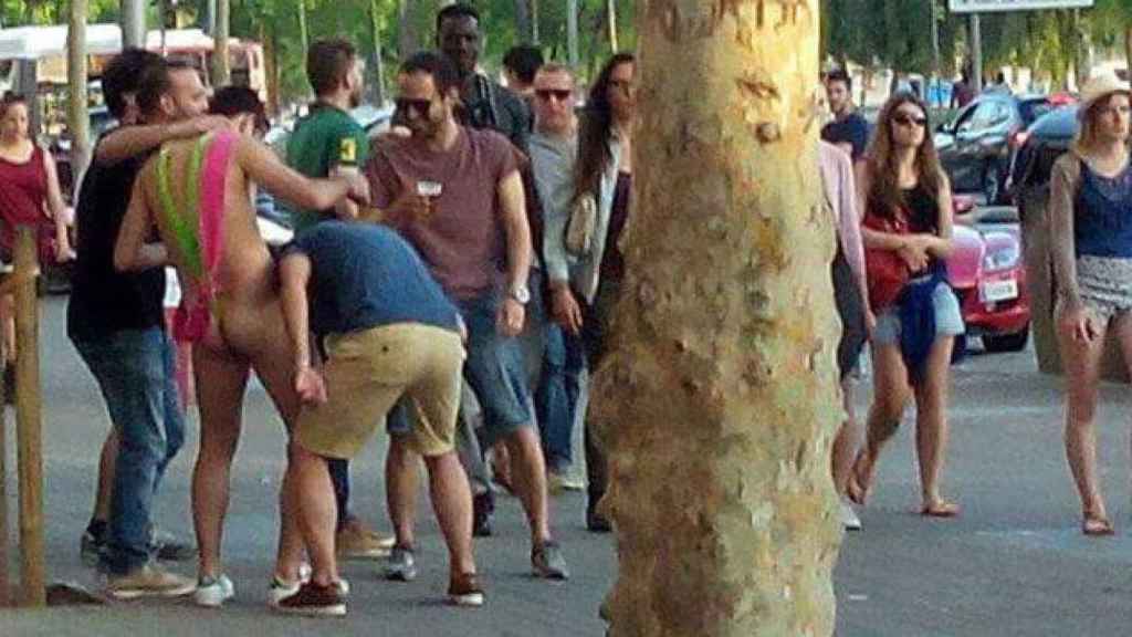 Imagen de un turista en mankini, presuntamente captada este fin de semana / CG