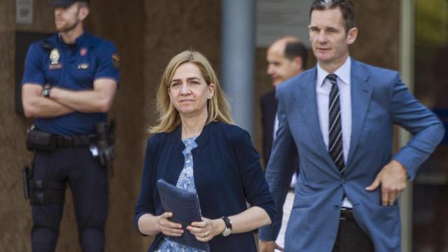 La infanta Cristina y su marido, Iñaki Urdangarin, a su salida en junio de la Escuela Balear de la Administración Pública, donde se ha celebrado el juicio por el 'caso Nóos' / EFE