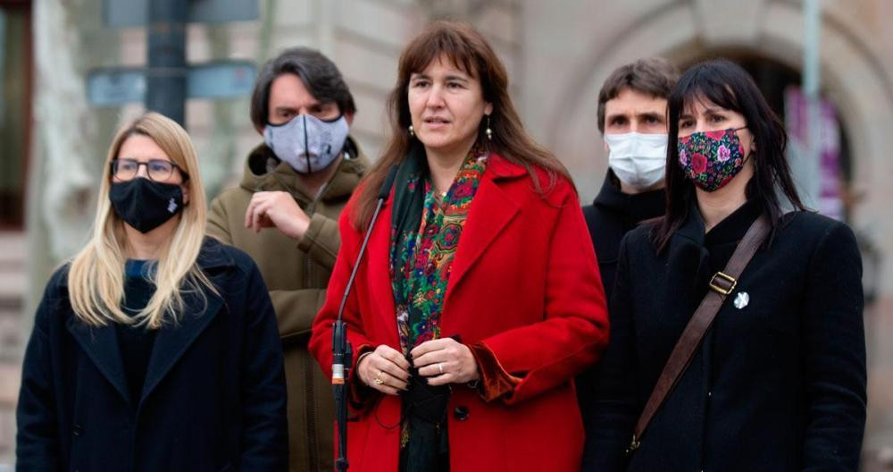 La presidenta del Parlament, Laura Borràs, encabeza una delegación de Junts que acompaña a la ‘consellera’ de Cultura, Natàlia Garriga, a declarar en el TSJC por el 1-O / David Zorrakino (EP)