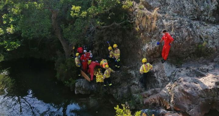 Rescate de un excursionista herido en una zona natural del Garraf / BOMBERS