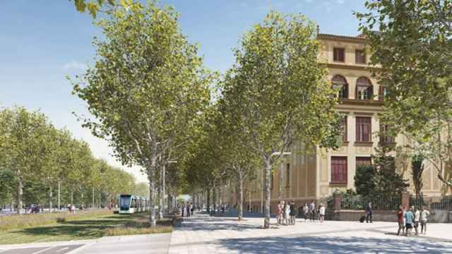 Imagen virtual del futuro tranvía a su paso por el cruce entre avenida Diagonal y calle Aragó de Barcelona / ALSTOM