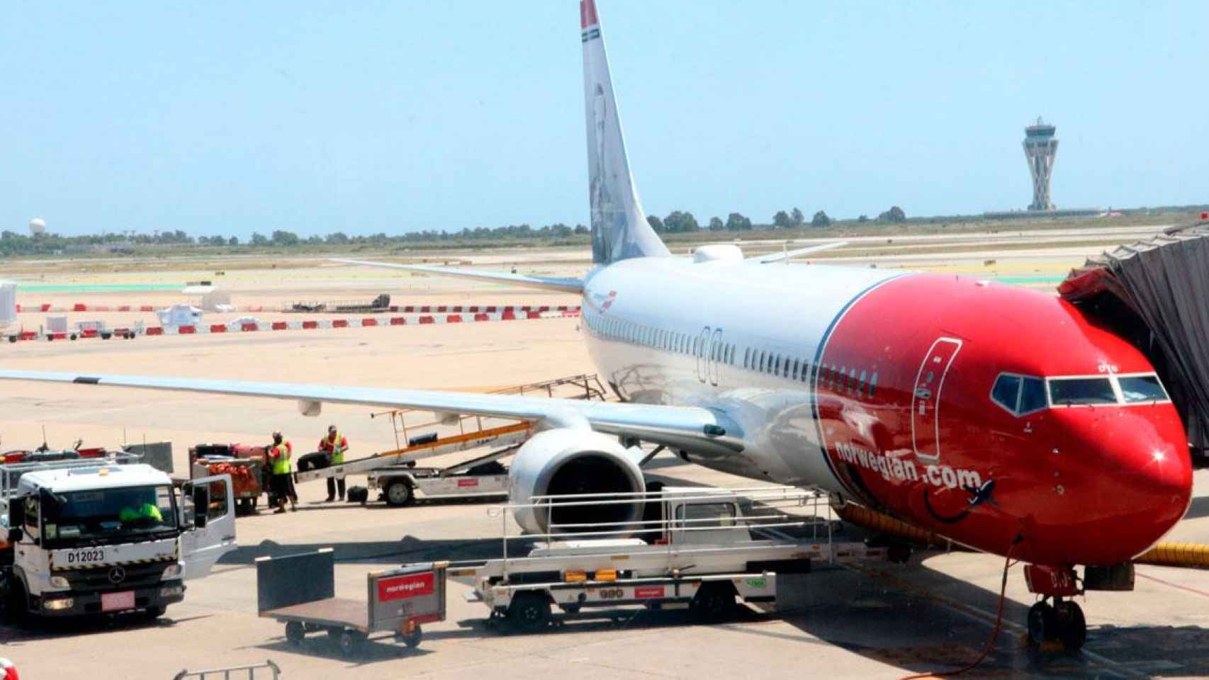 Una aeronave de Norwegian, en el aeropuerto Josep Tarradellas Barcelona-El Prat / CG