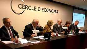 De izquierda a derecha, Francisco Pérez, director del IVIE; Ángel de la Fuente, director de FEDEA; Anna Balletbó, presidenta de la fundación Olof Palme; Antón Costas, catedrático de Economía Política de la UB y expresidente del Círculo de Economía; María