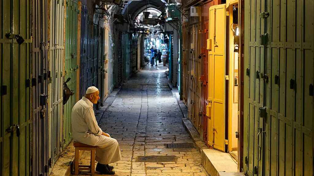 Callejón del barrio árabe de la Ciudad Vieja de Jerusalén / YOLANDA CARDO