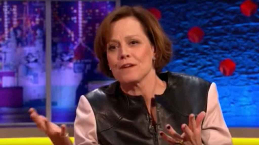 La actriz Sigourney Weaver durante una entrevista | CG