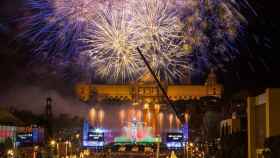 Espectáculo de Nochevieja en la avenida Reina Maria Cristina de Barcelona / AYUNTAMIENTO DE BARCELONA