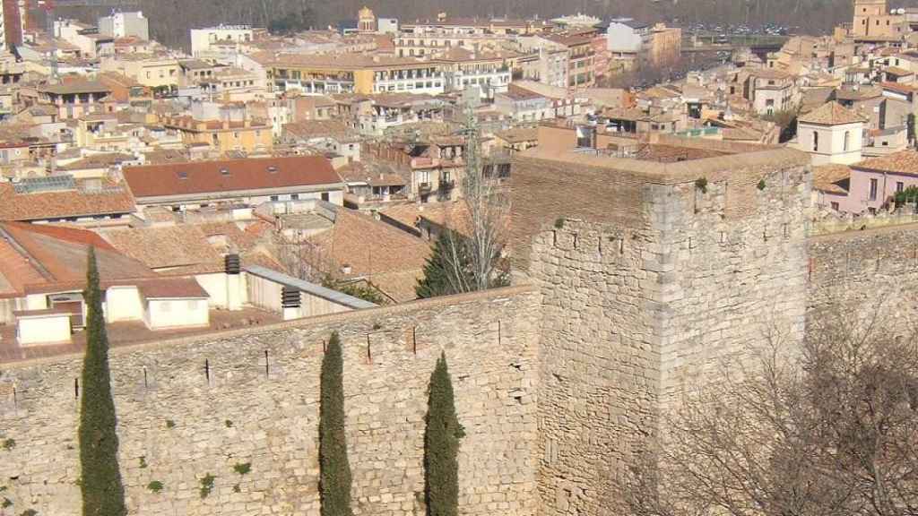 Vistas de la muralla de Girona / Meri Sabater EN WIKIMEDIA COMMONS