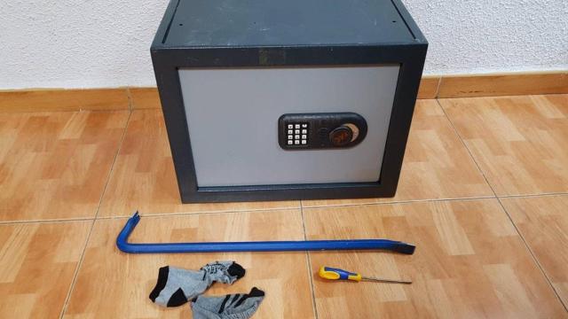 Una caja fuerte / EP