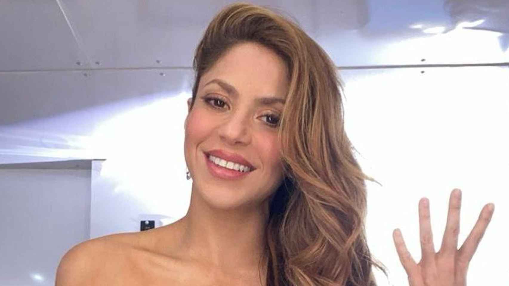 Shakira, haciendo el gesto con los dedos de los cuatro goles anotados del Barça contra el Madrid / Redes