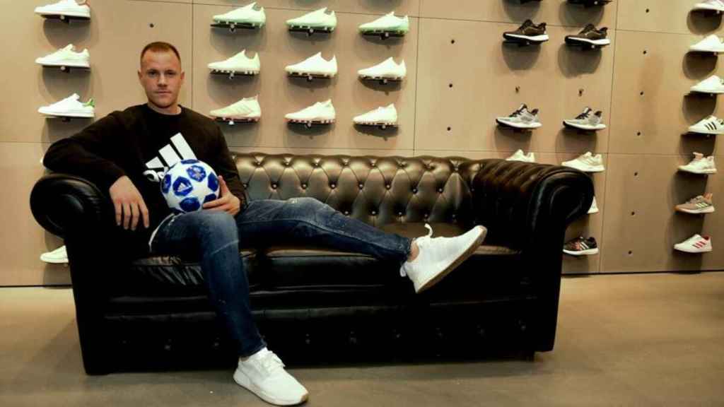 Ter Stegen en una zapatería