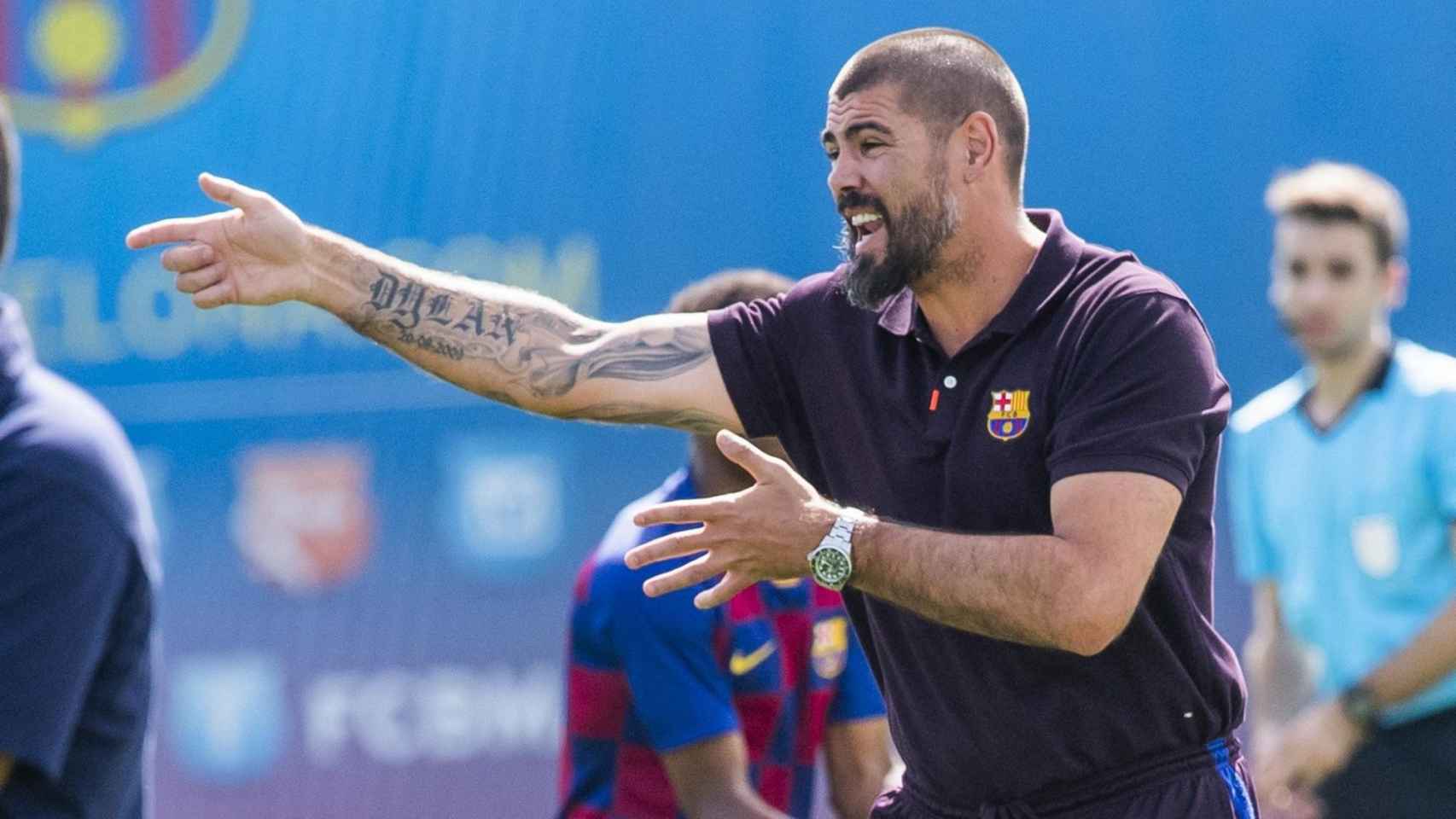 Valdés en un encuentro con el juvenil del Barça / EFE