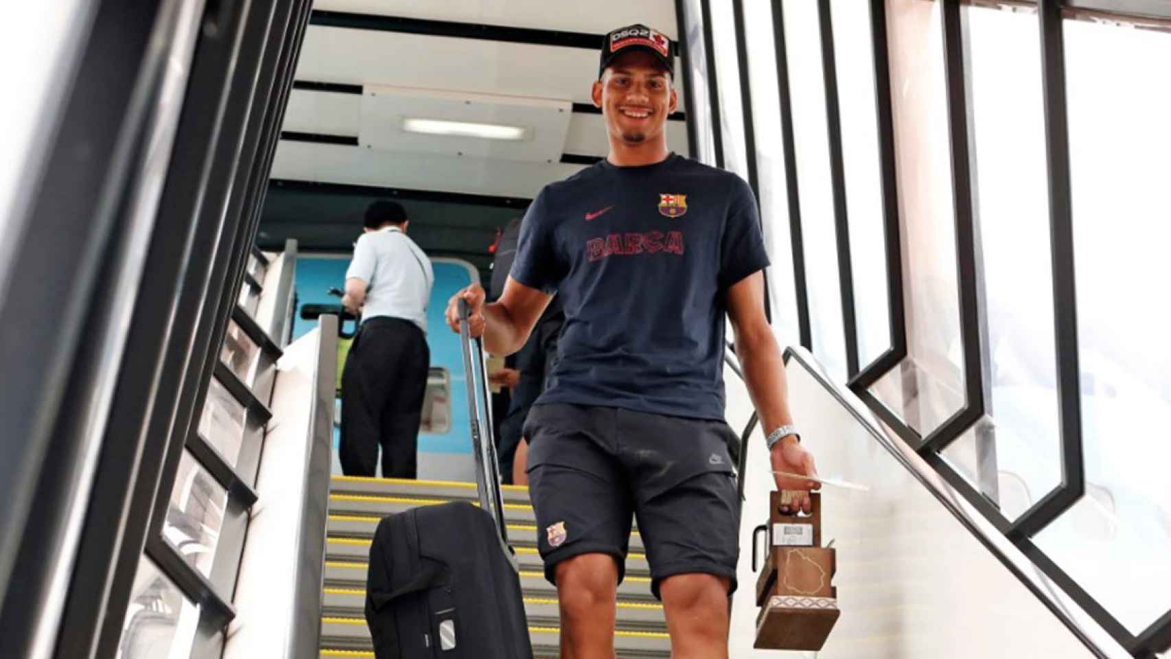 Ronald Araujo, en un viaje con la expedición del Barça / FCB