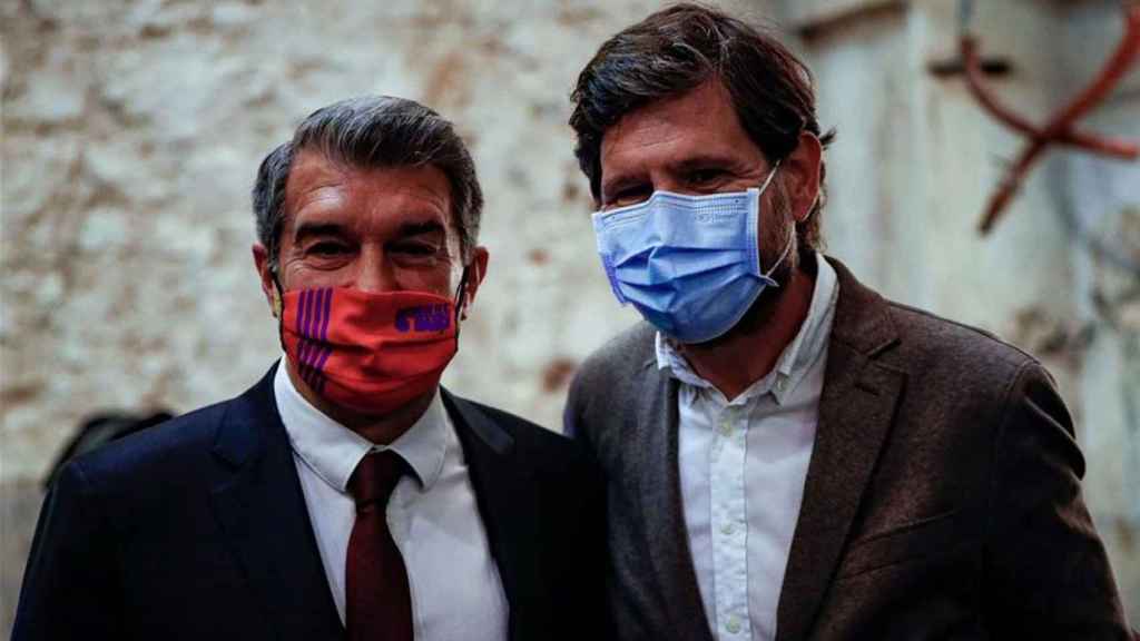 Mateu Alemany con Joan Laporta, en una imagen de archivo / EFE