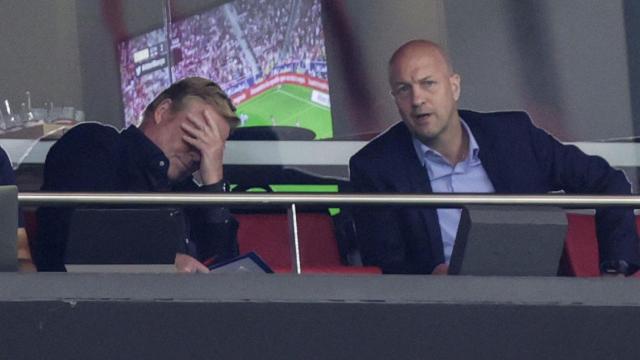 Koeman y Jordi Cruyff en el palco del Wanda / Redes