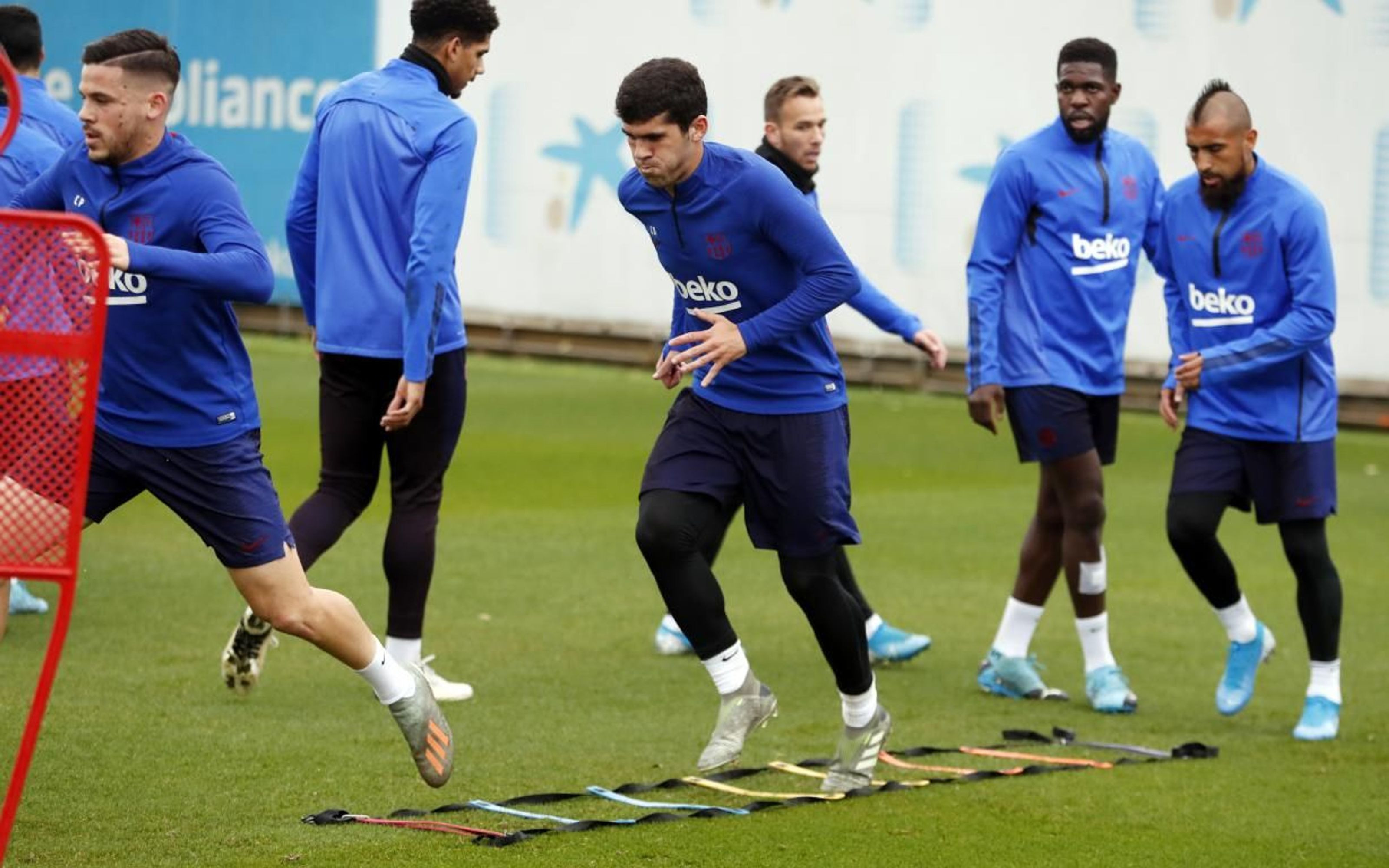 Carles Aleñá, entrenando con el FC Barcelona / FC Barcelona