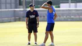 Ernesto valverde conversando con Luis Suárez / FC Barcelona