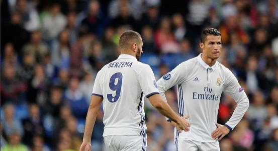 La marcha de Cristiano Ronaldo terminó beneficiando a Karim Benzema / EFE