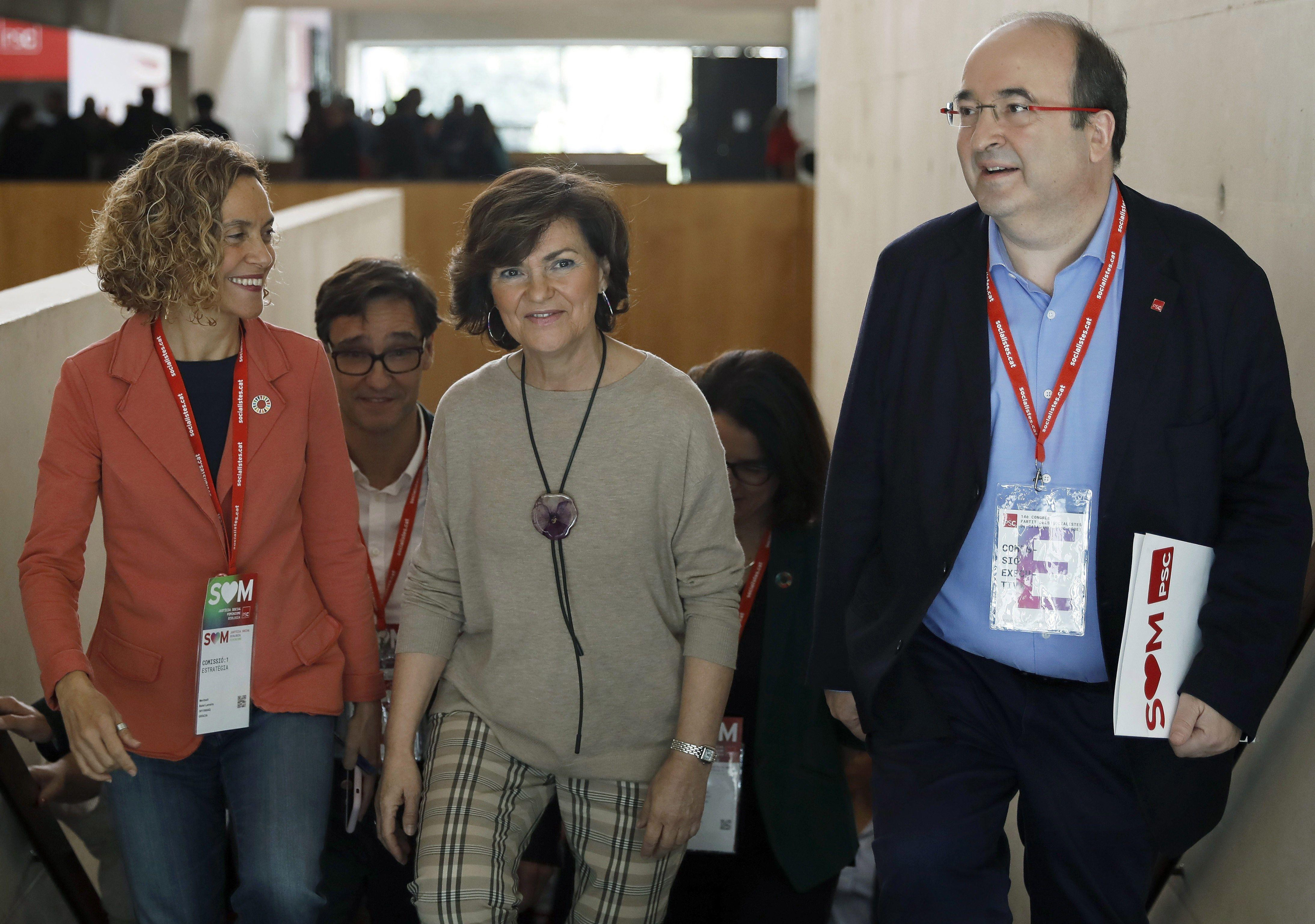 Meritxell Batet, Carmen Calvo y Miquel Iceta, en el congreso del PSC / EFE