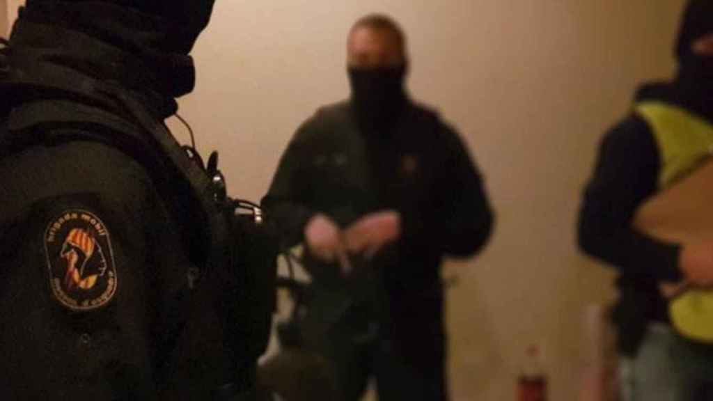 Los Mossos d'Esquadra durante la operación Alejandría / MOSSOS