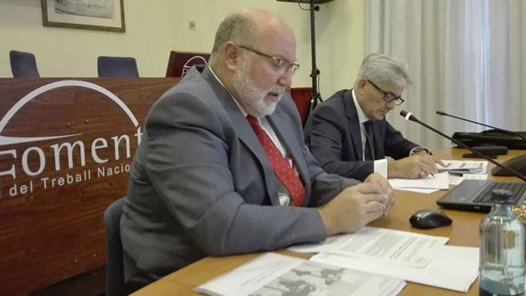 De izquierda a derecha: Salvador Guillermo, director de Economía de Foment del Treball, y Valentí Pich, presidente de la comisión de Economía y Fiscalidad / CG