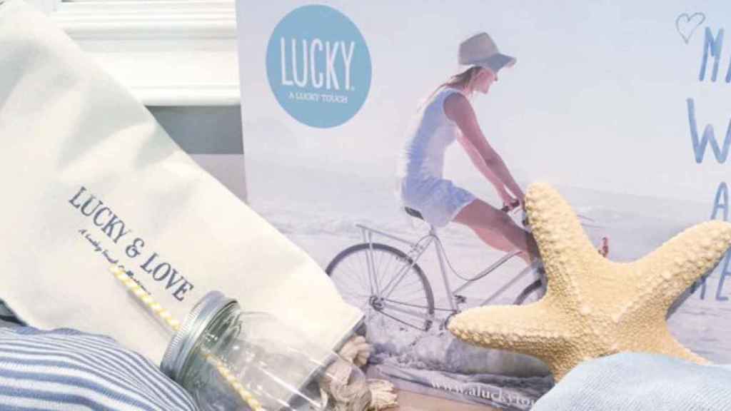 Atelier es titular de la marca de prendas de moda femenina Lucky